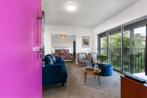 InnThePink Apartment on Lake Edge Queenstown